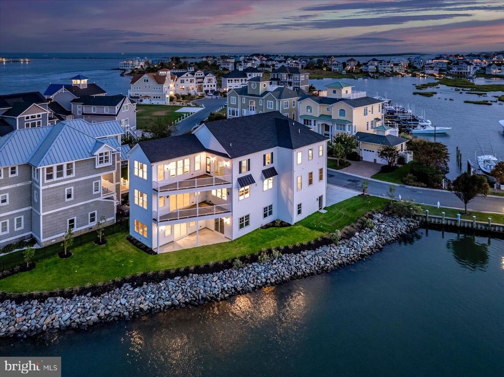 Image 4 of property listing at 12971 INLET ISLE LN, Ocean City, MD 21842