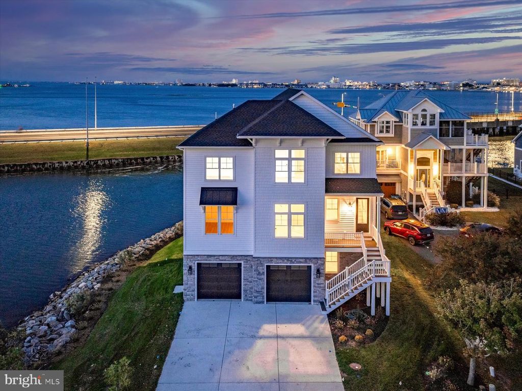 Image 5 of property listing at 12971 INLET ISLE LN, Ocean City, MD 21842