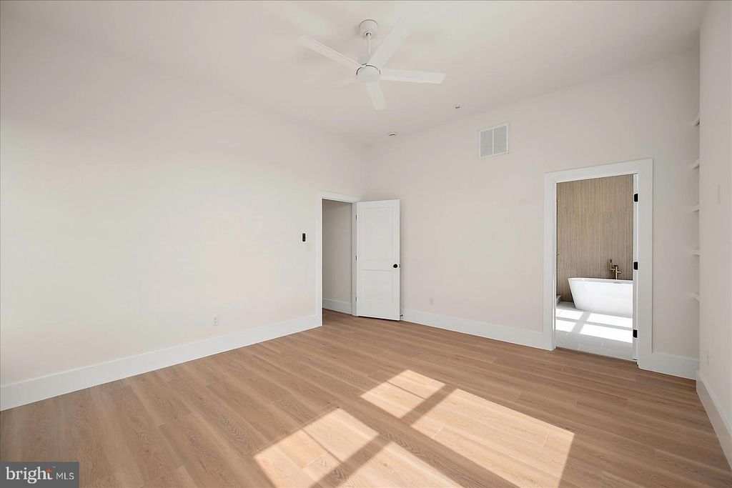 Image 58 of property listing at 12971 INLET ISLE LN, Ocean City, MD 21842