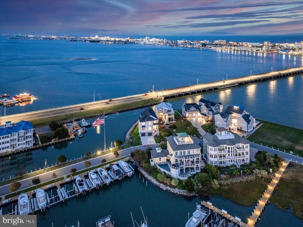 Image 9 of property listing at 12971 INLET ISLE LN, Ocean City, MD 21842