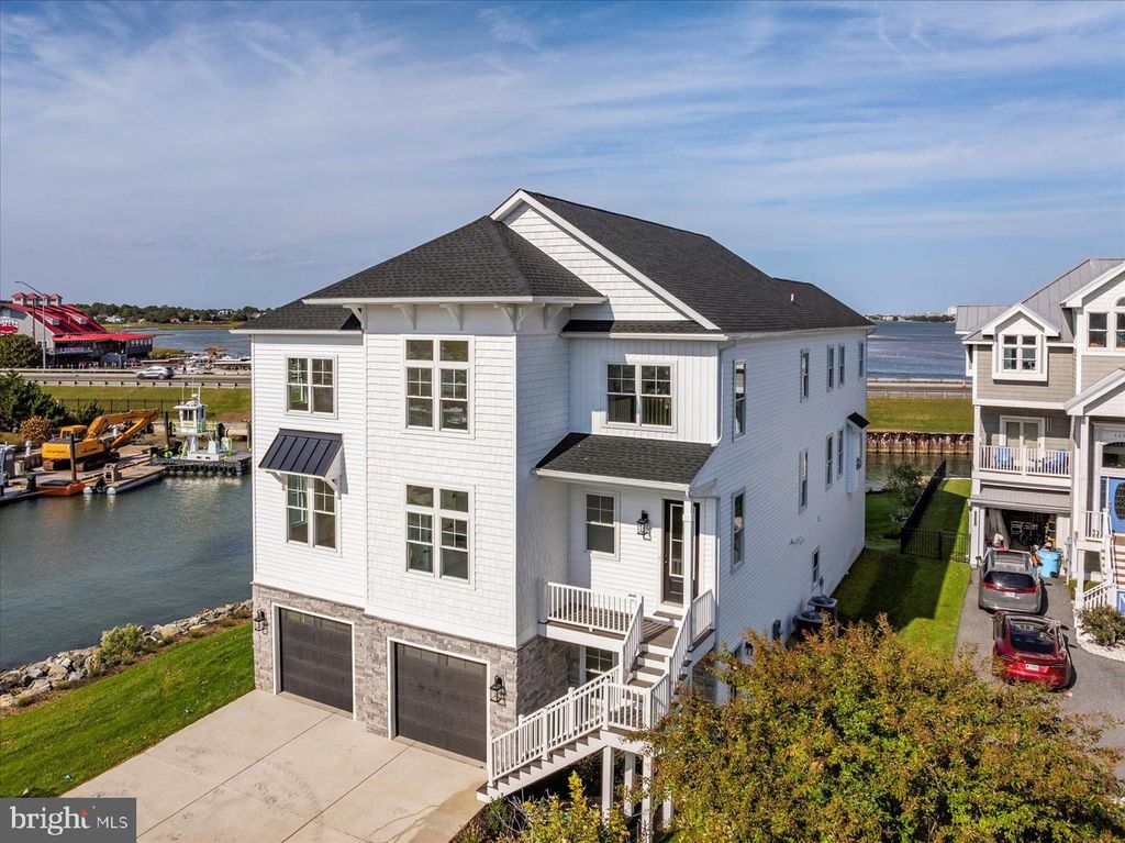 Image 99 of property listing at 12971 INLET ISLE LN, Ocean City, MD 21842