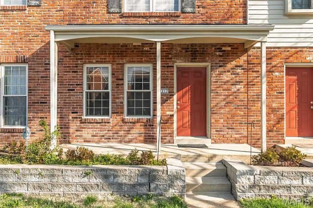 1212 Clarkson Court 1212, Ballwin, MO 63011