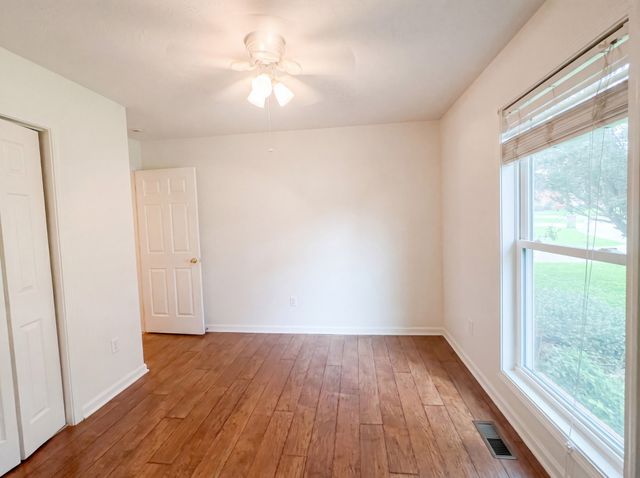 215 Wagoners Way, Westmoreland, TN 37186