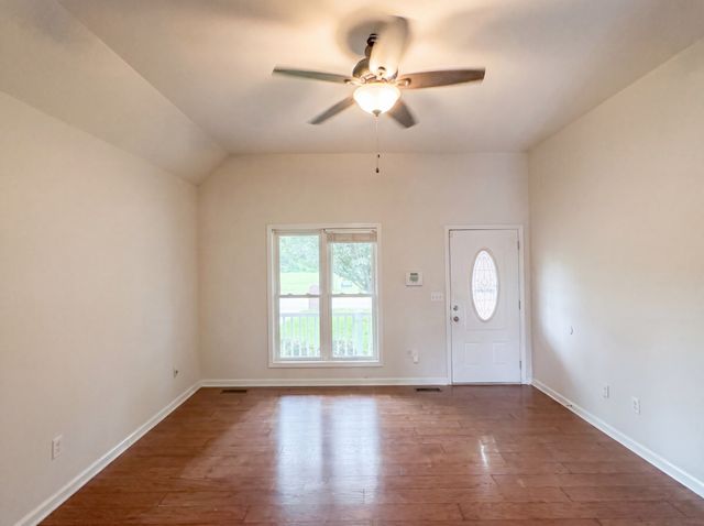 215 Wagoners Way, Westmoreland, TN 37186