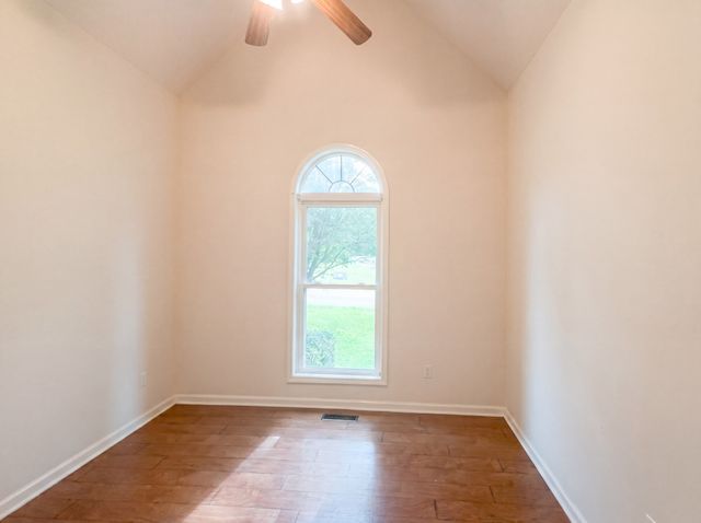 215 Wagoners Way, Westmoreland, TN 37186