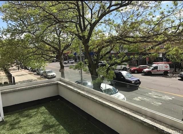 21-70 31st Street 2F, Astoria, NY 11105