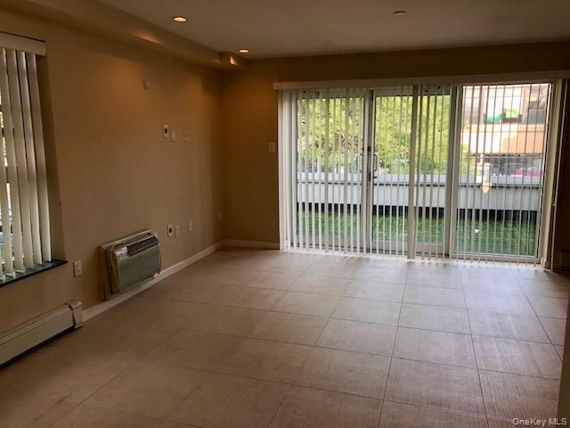 21-70 31st Street 2F, Astoria, NY 11105