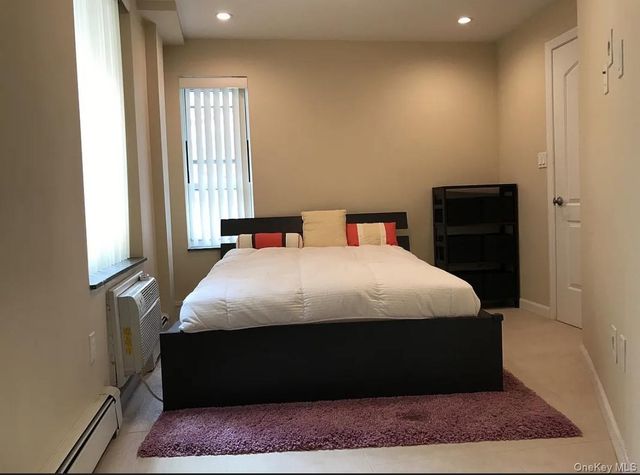 21-70 31st Street 2F, Astoria, NY 11105