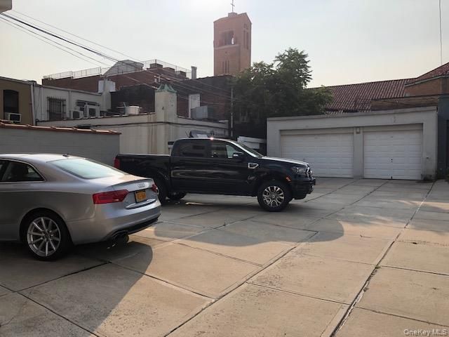 21-70 31st Street 2F, Astoria, NY 11105