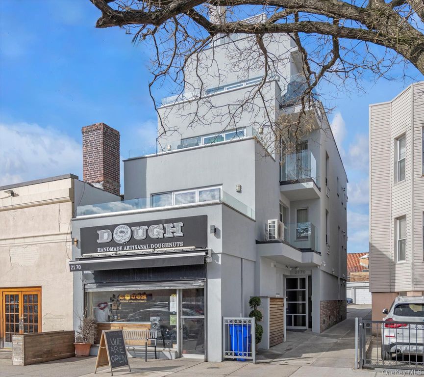 21-70 31st Street 2F, Astoria, NY 11105