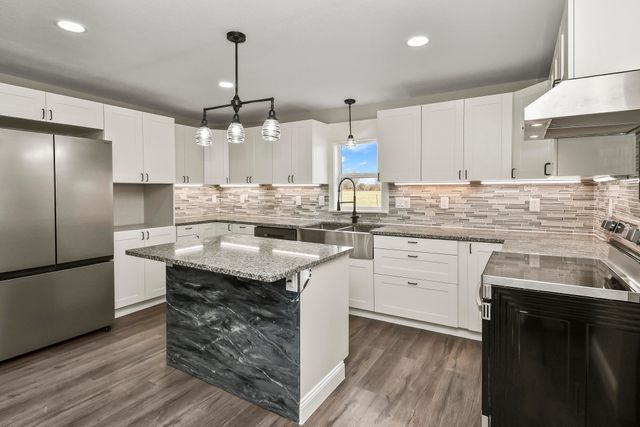 7138 W Farm Rd 136, Springfield, MO 65802