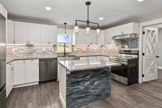 7138 W Farm Rd 136, Springfield, MO 65802