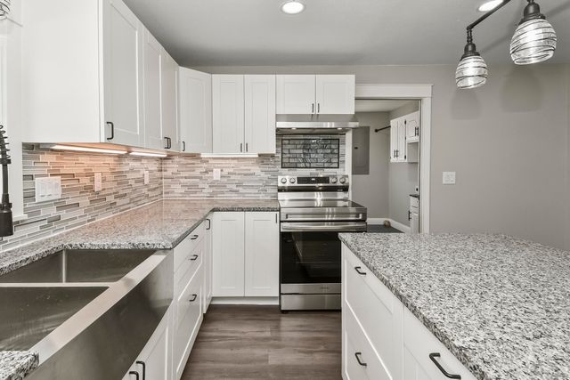 7138 W Farm Rd 136, Springfield, MO 65802