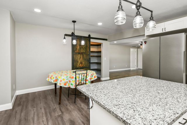 7138 W Farm Rd 136, Springfield, MO 65802