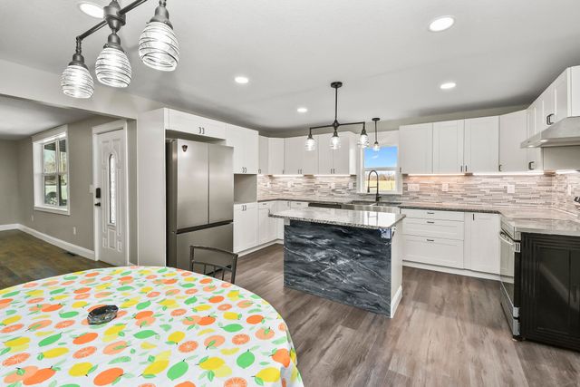 7138 W Farm Rd 136, Springfield, MO 65802