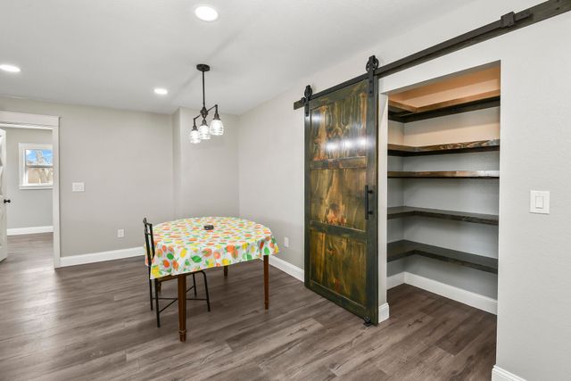 7138 W Farm Rd 136, Springfield, MO 65802