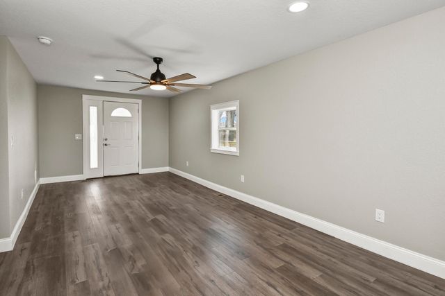 7138 W Farm Rd 136, Springfield, MO 65802