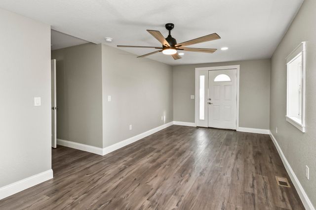 7138 W Farm Rd 136, Springfield, MO 65802