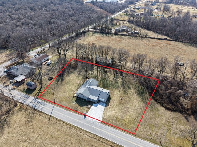 7138 W Farm Rd 136, Springfield, MO 65802