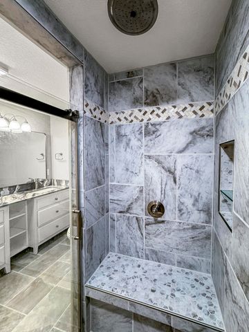 7138 W Farm Rd 136, Springfield, MO 65802