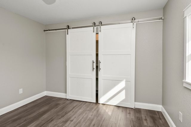 7138 W Farm Rd 136, Springfield, MO 65802