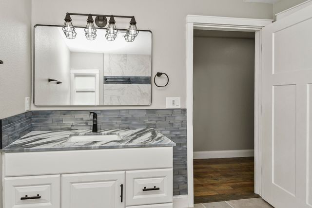 7138 W Farm Rd 136, Springfield, MO 65802