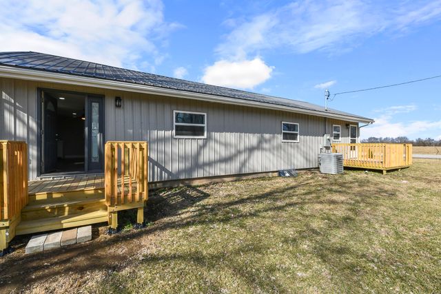 7138 W Farm Rd 136, Springfield, MO 65802