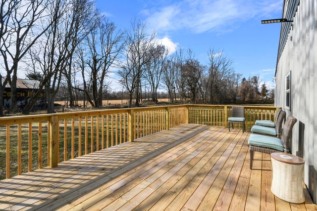 7138 W Farm Rd 136, Springfield, MO 65802