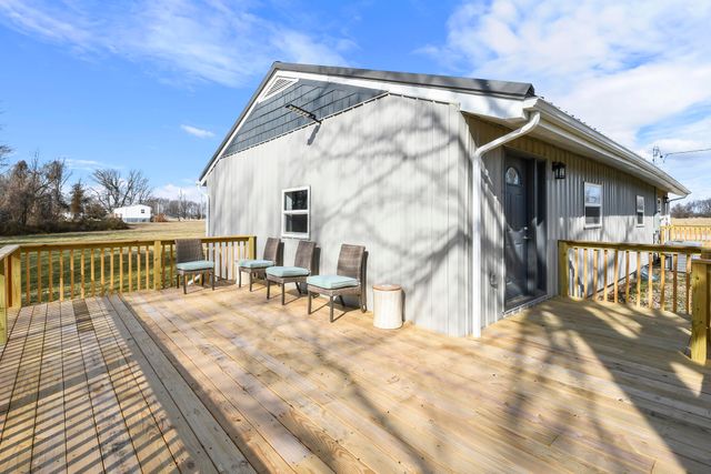 7138 W Farm Rd 136, Springfield, MO 65802