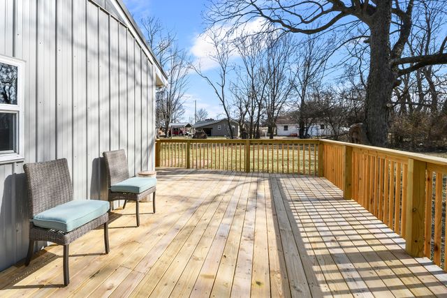 7138 W Farm Rd 136, Springfield, MO 65802