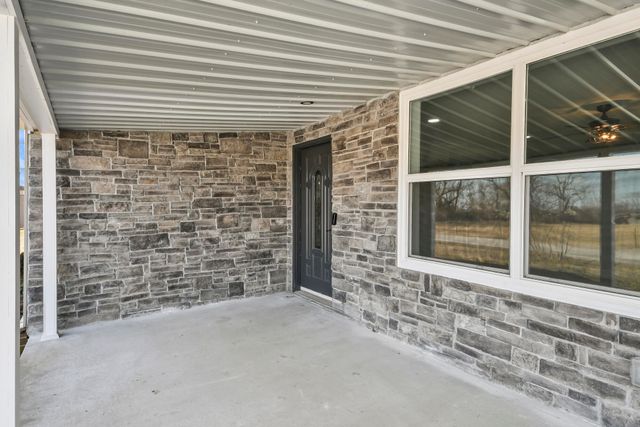 7138 W Farm Rd 136, Springfield, MO 65802