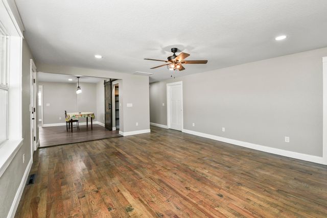 7138 W Farm Rd 136, Springfield, MO 65802