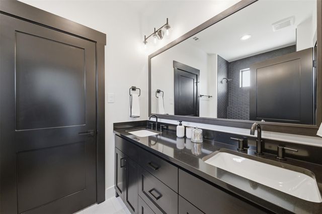 4605 Harrisburg Boulevard C, Houston, TX 77011