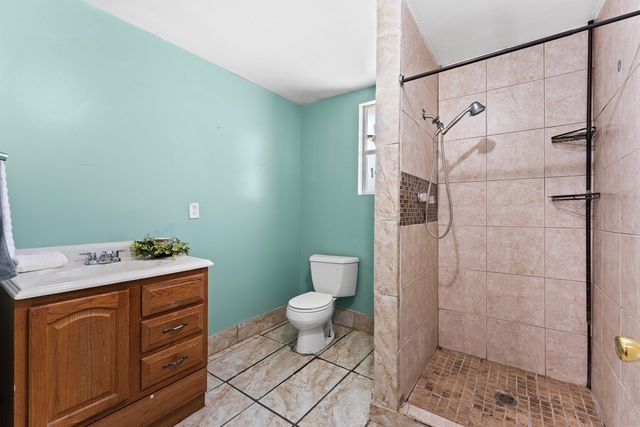 909 S Mineola, Midland, TX 79701