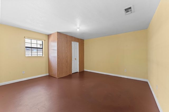 909 S Mineola, Midland, TX 79701