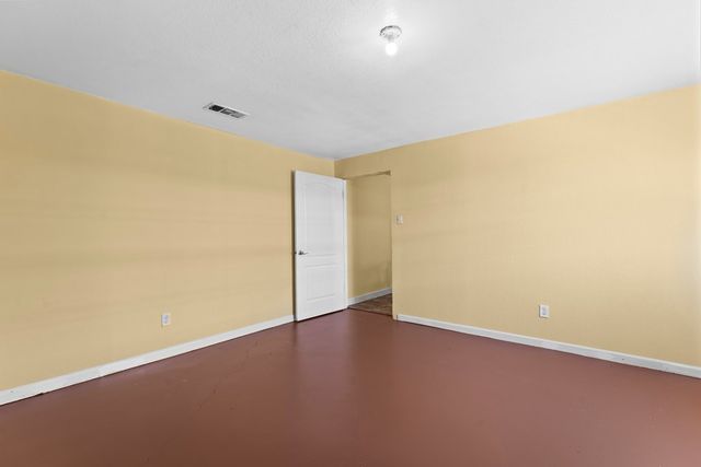 909 S Mineola, Midland, TX 79701