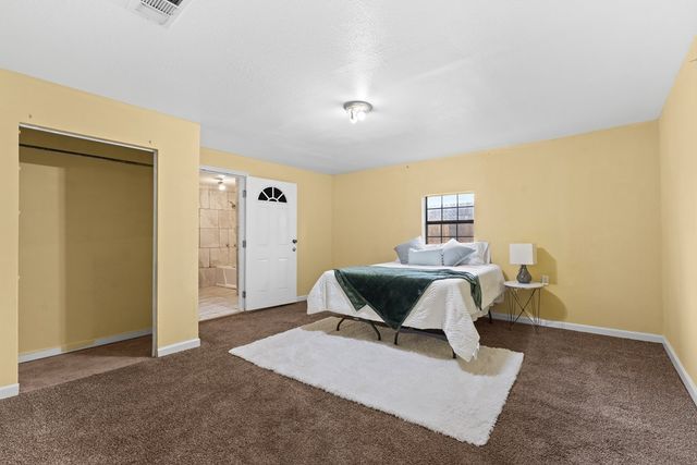 909 S Mineola, Midland, TX 79701