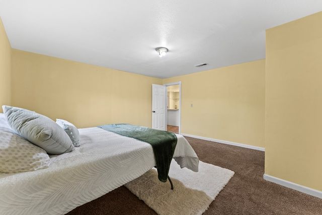 909 S Mineola, Midland, TX 79701