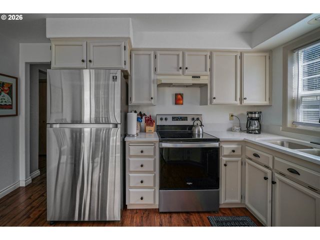 1522 Nw CORUM Ct, Salem, OR 97304