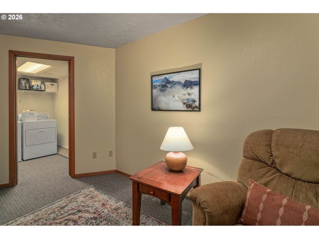 1522 Nw CORUM Ct, Salem, OR 97304