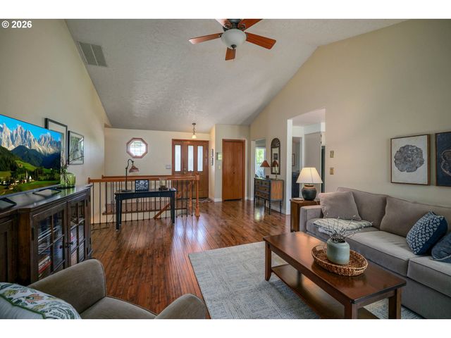 1522 Nw CORUM Ct, Salem, OR 97304