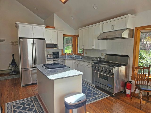 25 Yeaw Road, Dover, VT 05341