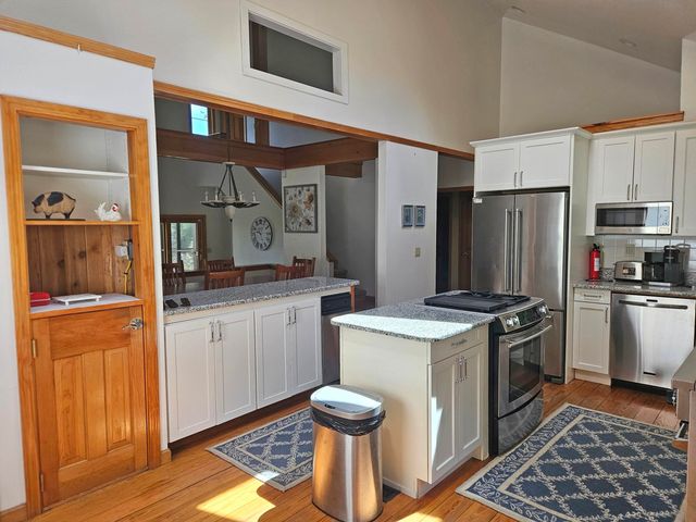 25 Yeaw Road, Dover, VT 05341