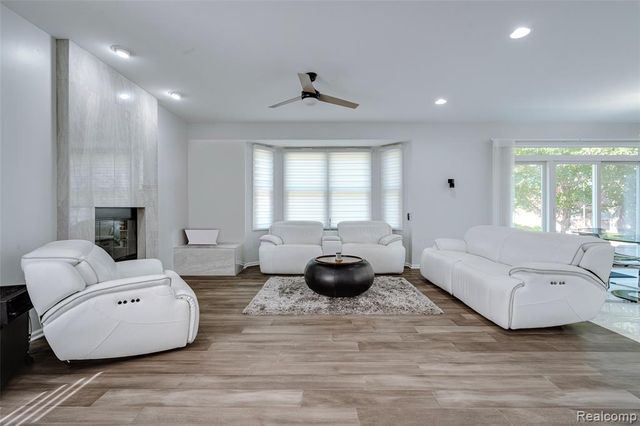 17021 Algonquin Drive, Northville, MI 48168