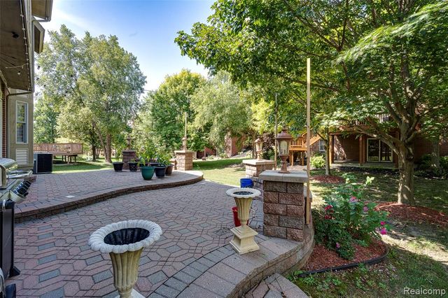 17021 Algonquin Drive, Northville, MI 48168