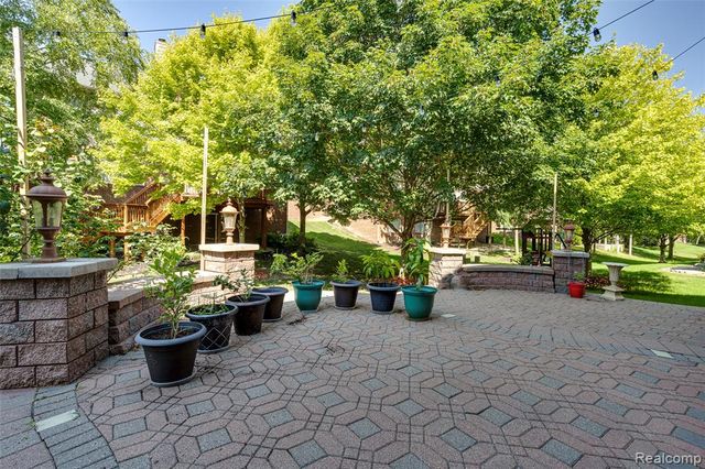 17021 Algonquin Drive, Northville, MI 48168