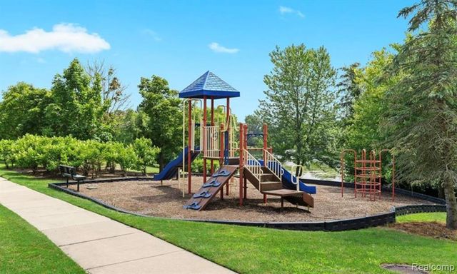 17021 Algonquin Drive, Northville, MI 48168