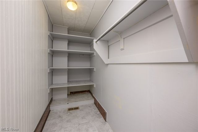 213 Genoa Avenue SW, Massillon, OH 44646