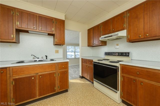 213 Genoa Avenue SW, Massillon, OH 44646