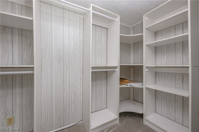 213 Genoa Avenue SW, Massillon, OH 44646